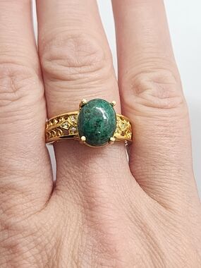 Karis Brand Goldtone Ornate Filigree Ring Oval Green Cabochon Stone Size 9